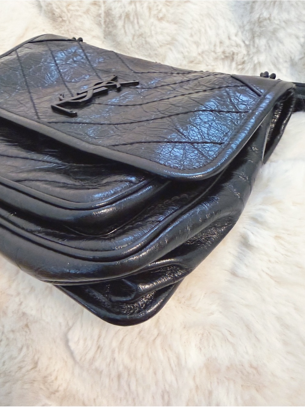 Yves Saint Laurent Black Crinkled Leather Niki Bag - Picture 6 of 10